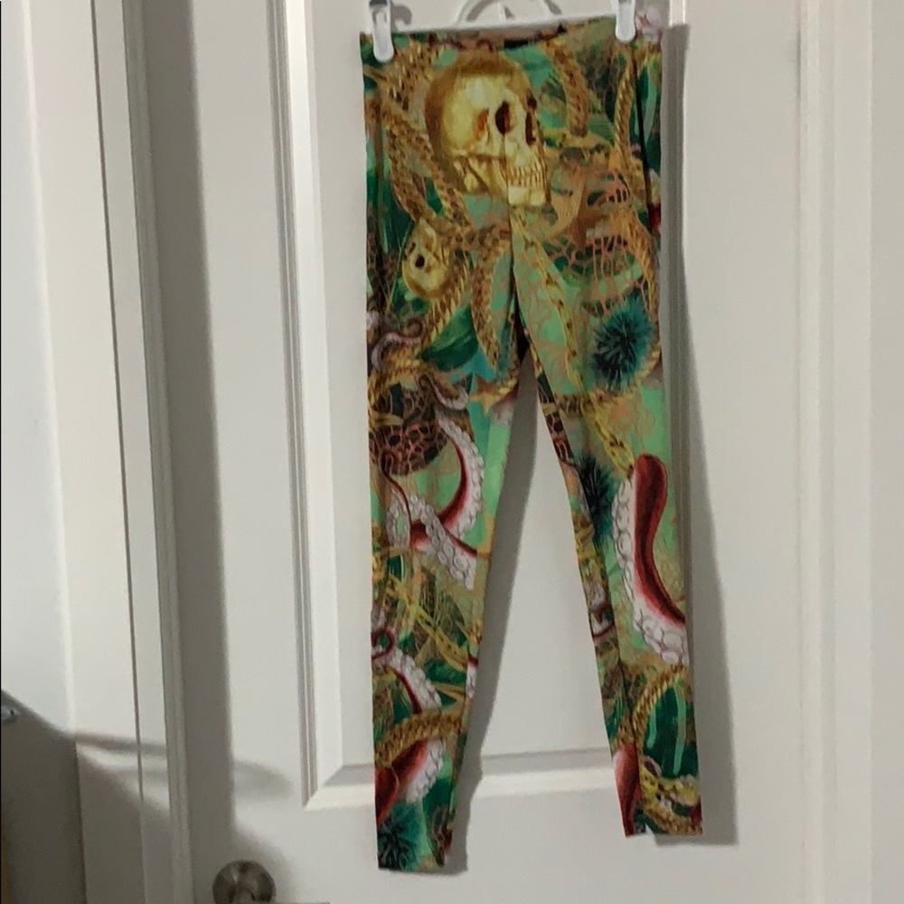 chain and skull Iron fist leggings size M
